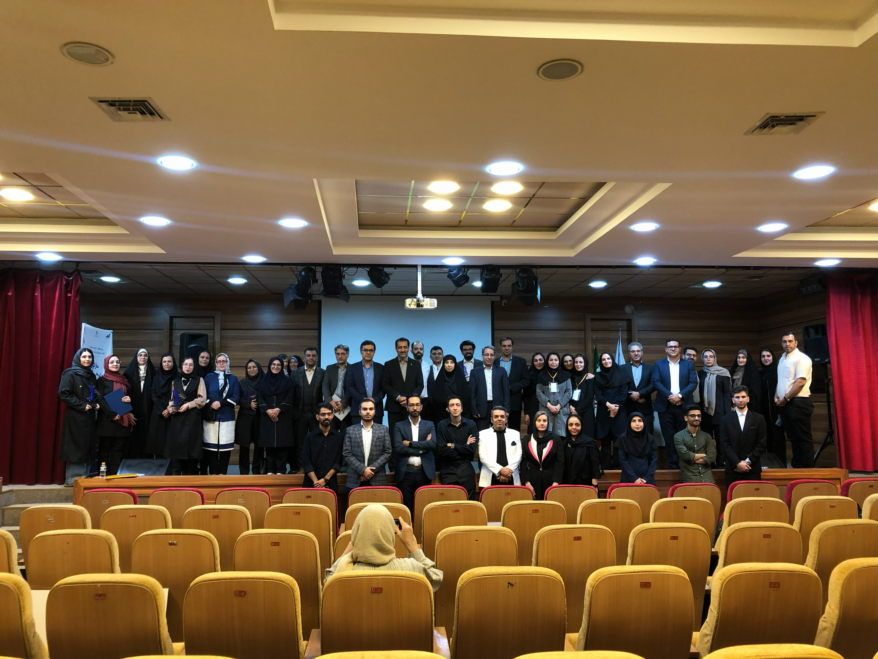 مراسم اختتامیه پنجمین رویداد تکتون با حضور مدیران ارشد وزارت بهداشت و دانشگاه برگزار شد