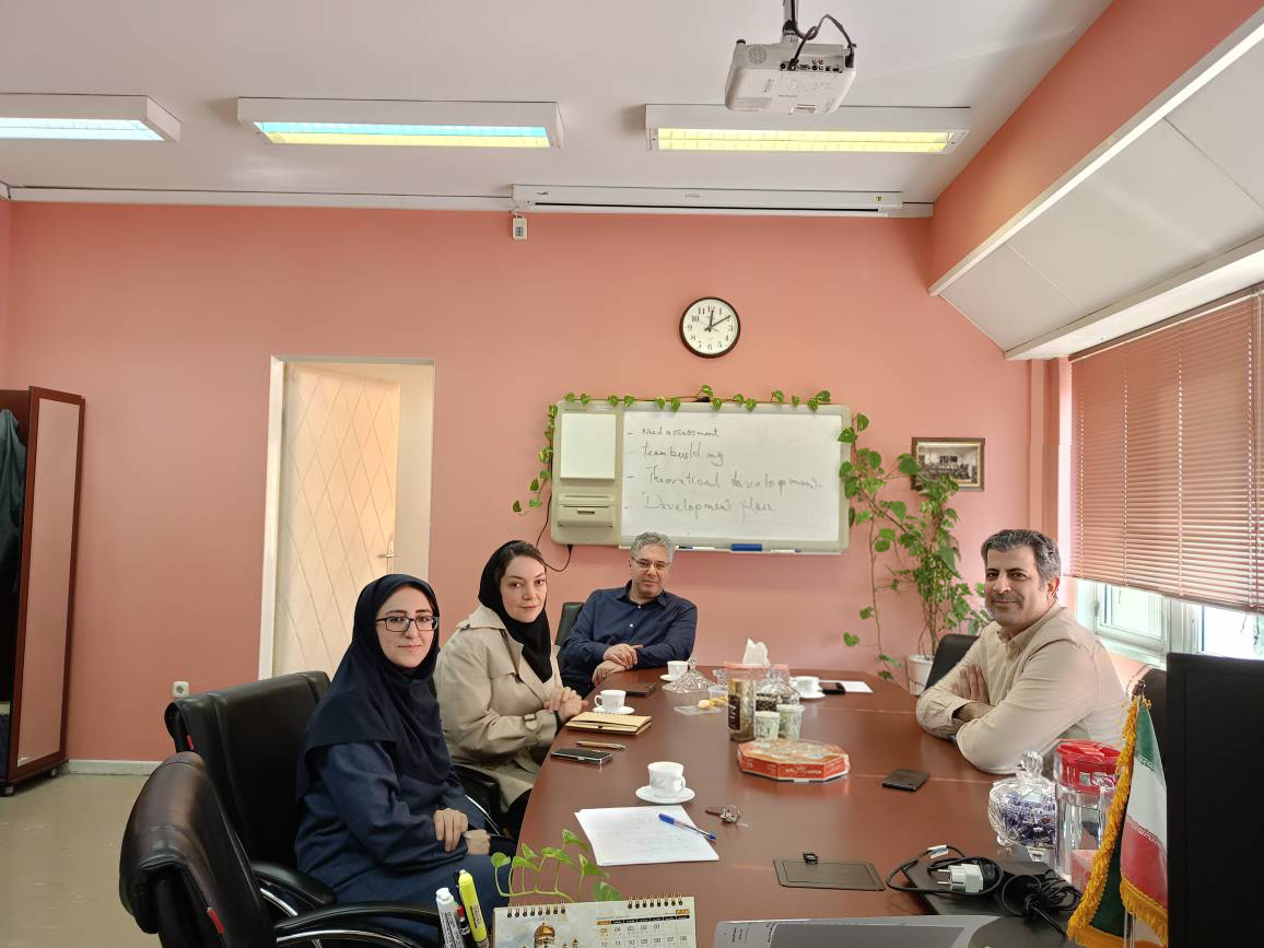 برگزاری جلسه قطب تکنولوژی آموزشی با محوریت بررسی طرح‌های فناورانه و برنامه عملیاتی ۱۴۰۵